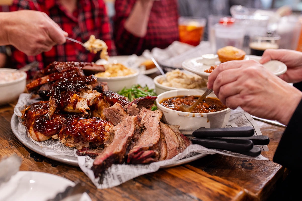 A shared barbecue meal at Smokin’ Dave’s